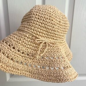 Baby GAP floppy straw sun hat! Size S/M